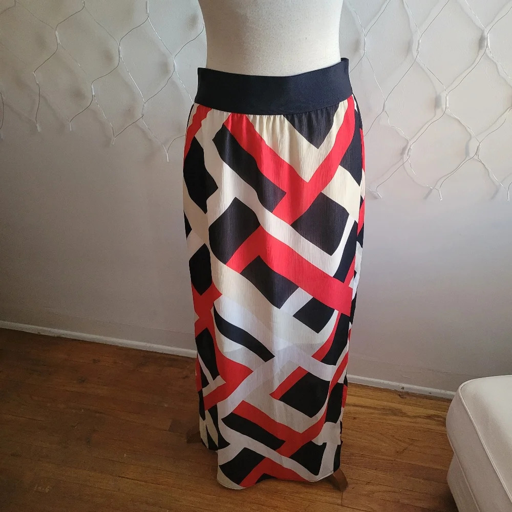 • Ann Taylor Maxi Skirt • Abstract • Elastic Waist • Size Medium